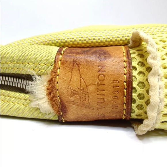 Louis Vuitton crossbody bag - Picture 4 of 7